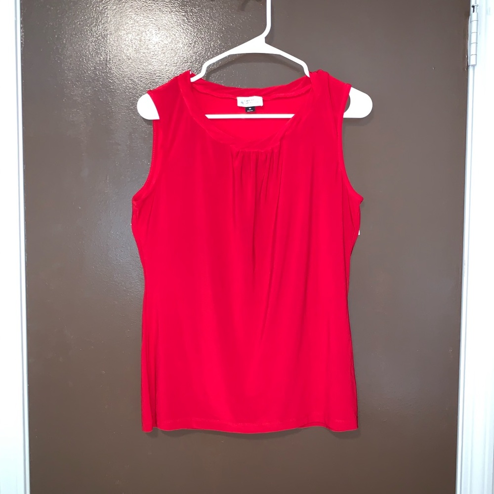 Red top - Picture 2 of 2